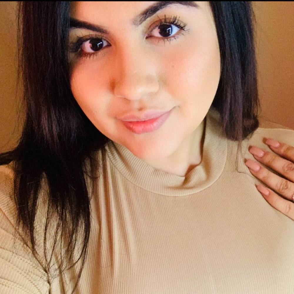 Meet your Posher, Daniela